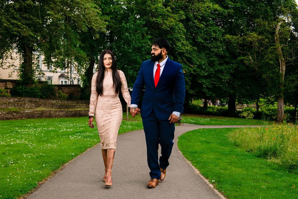 What to Wear for Stunning Engagement Photos in 2025